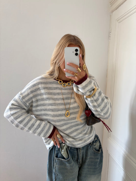 Pre-order Mikky stripes knit grijs / bordeaux