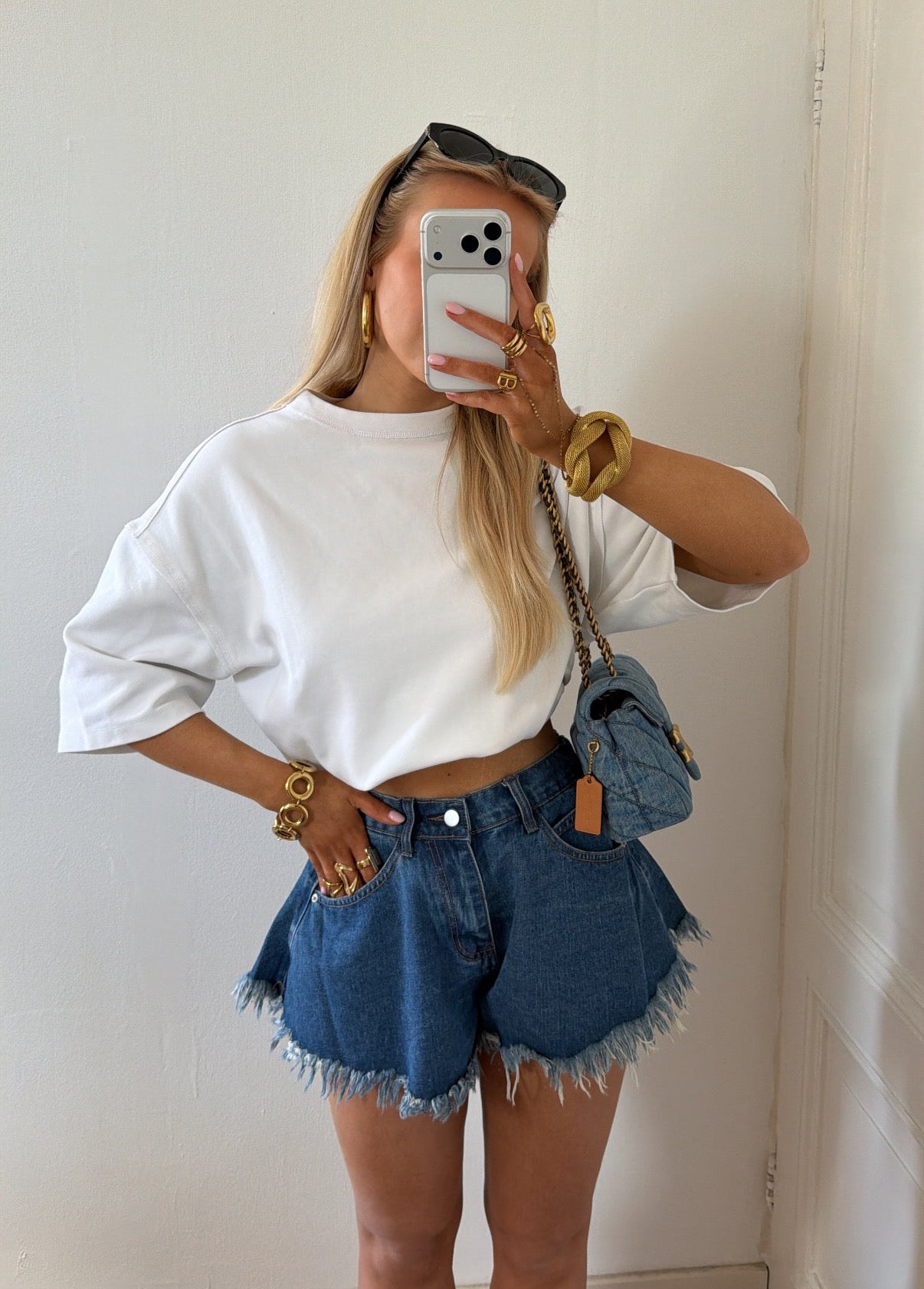 IT GIRL SHORT DARK DENIM