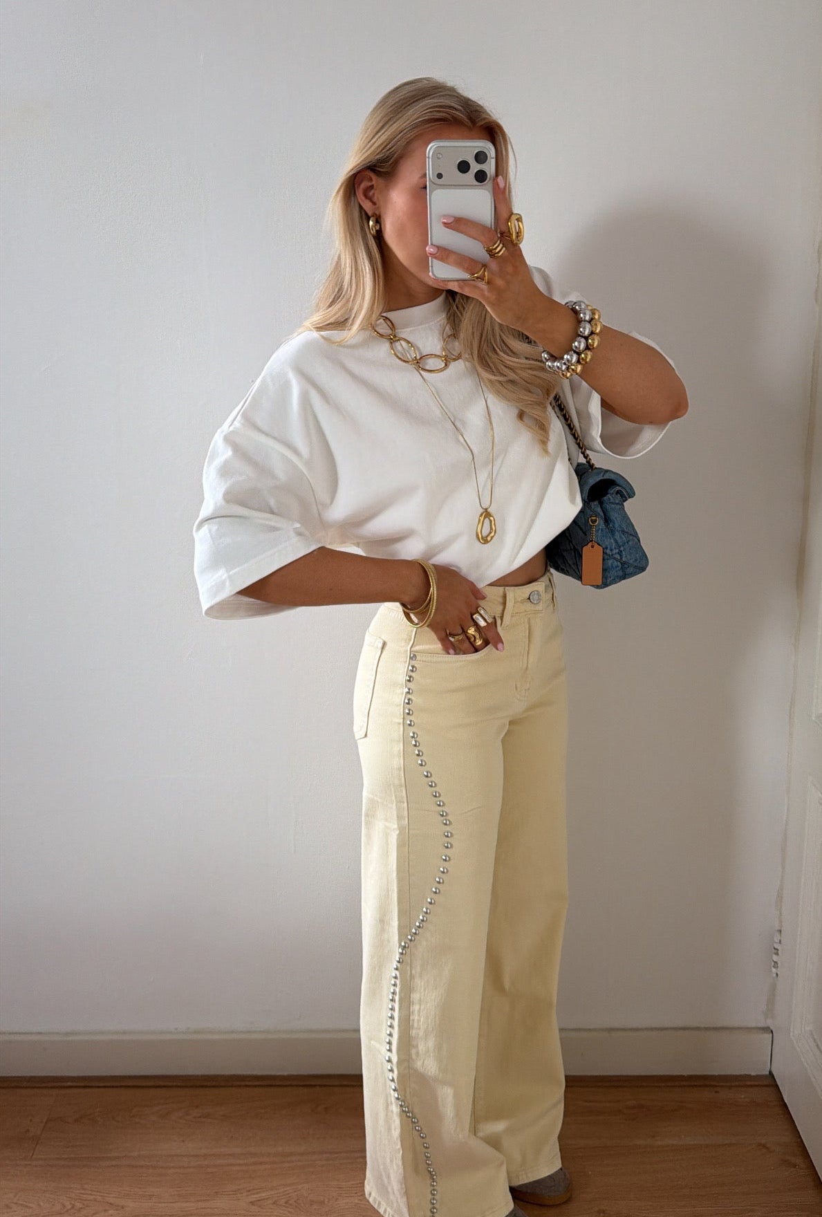 STUDDED JEANS GEEL