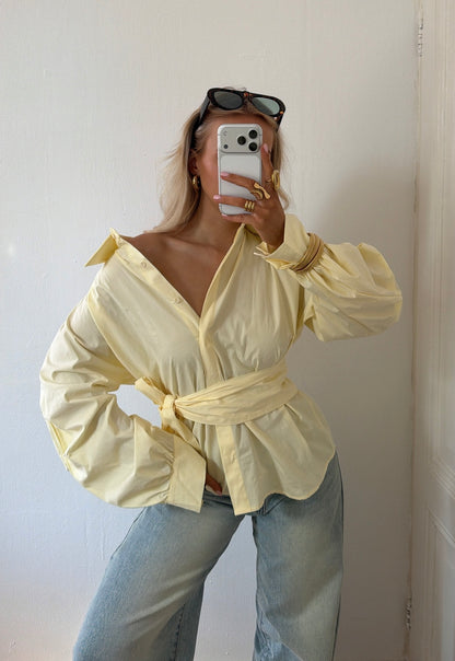 Quincy wrapped blouse geel