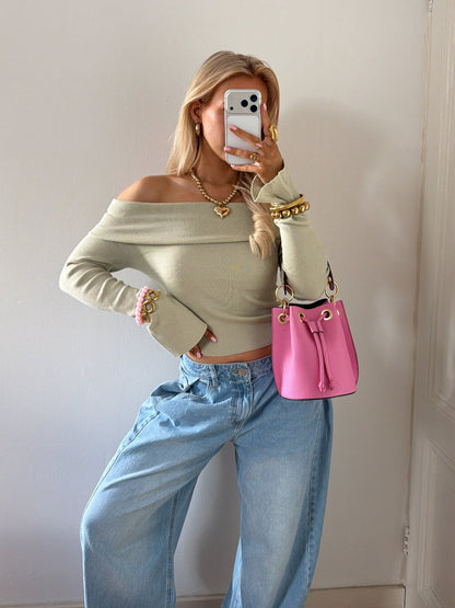 OFF-SHOULDER LONGSLEEVE