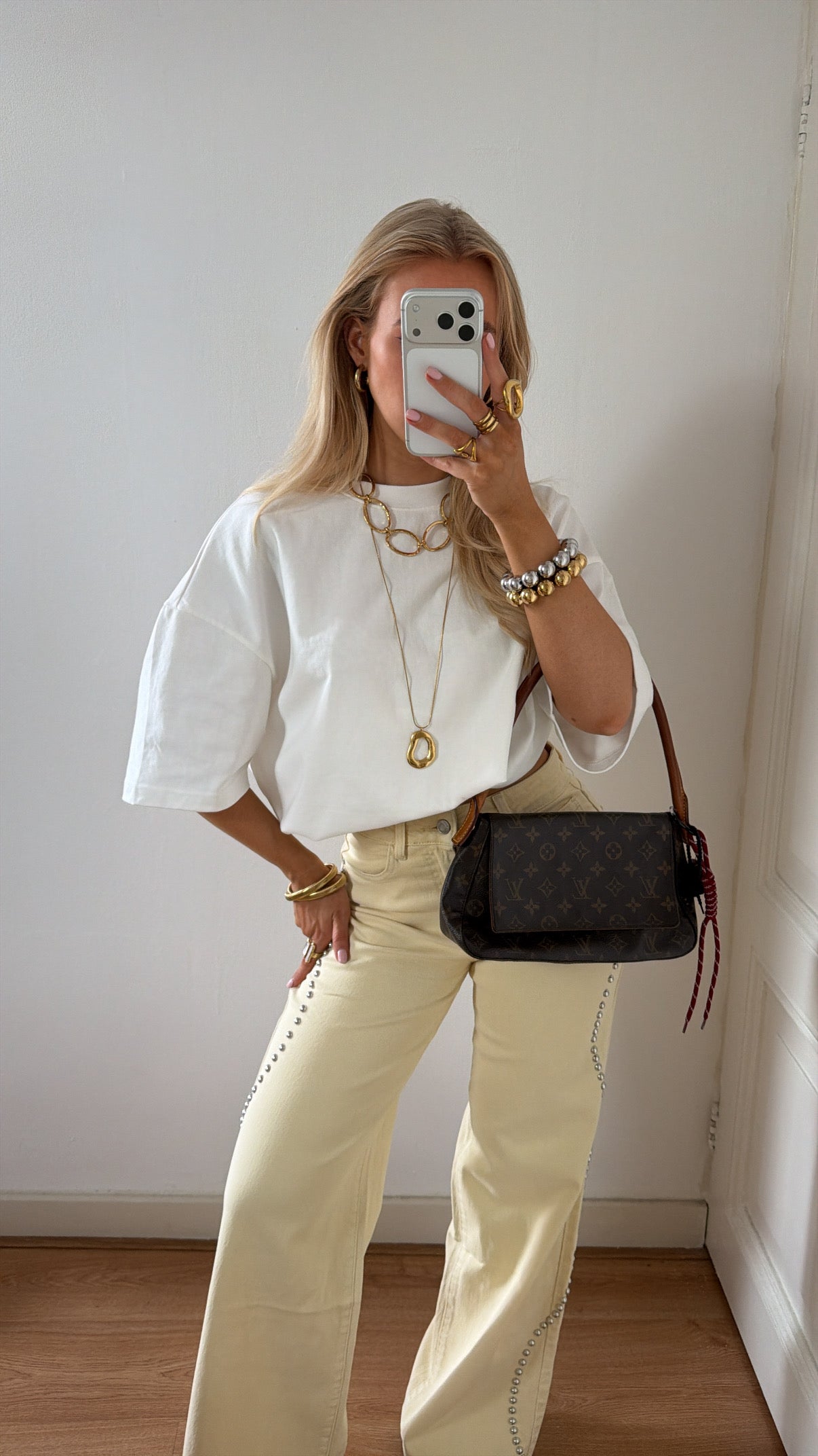 STUDDED JEANS GEEL