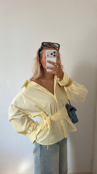 Quincy wrapped blouse geel